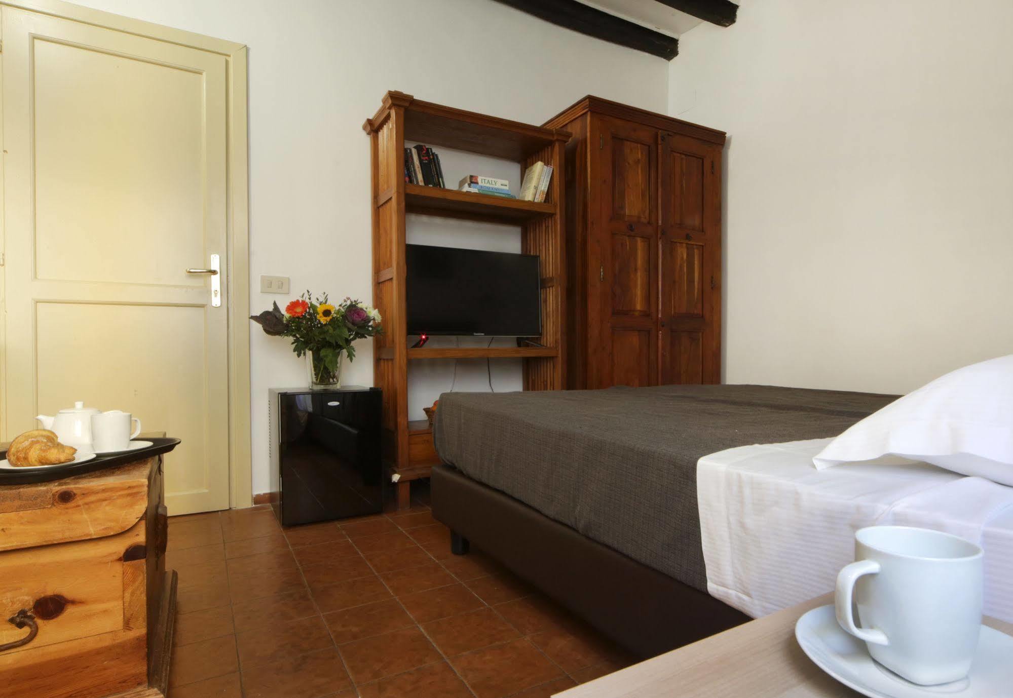 Borgo Pio Suites Inn Рим Екстериор снимка