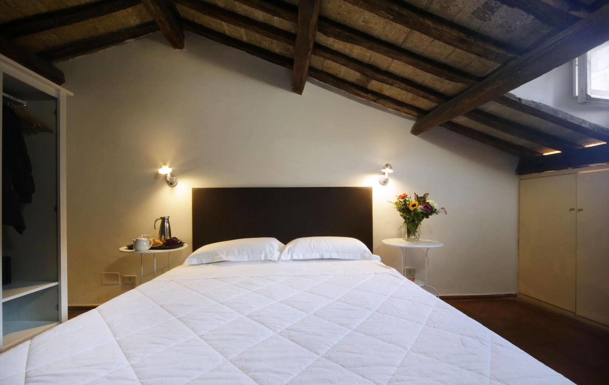 Borgo Pio Suites Inn Рим Екстериор снимка